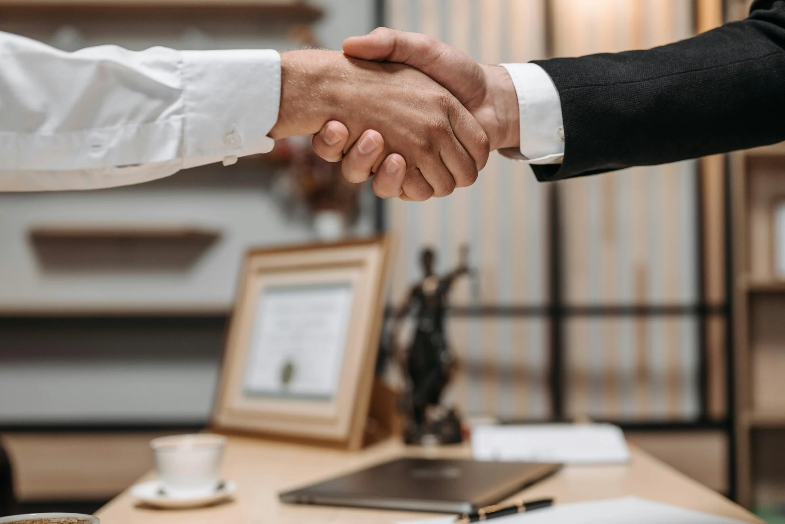 Business Lawyer: Your Complete Guide to Corporate Legal Services