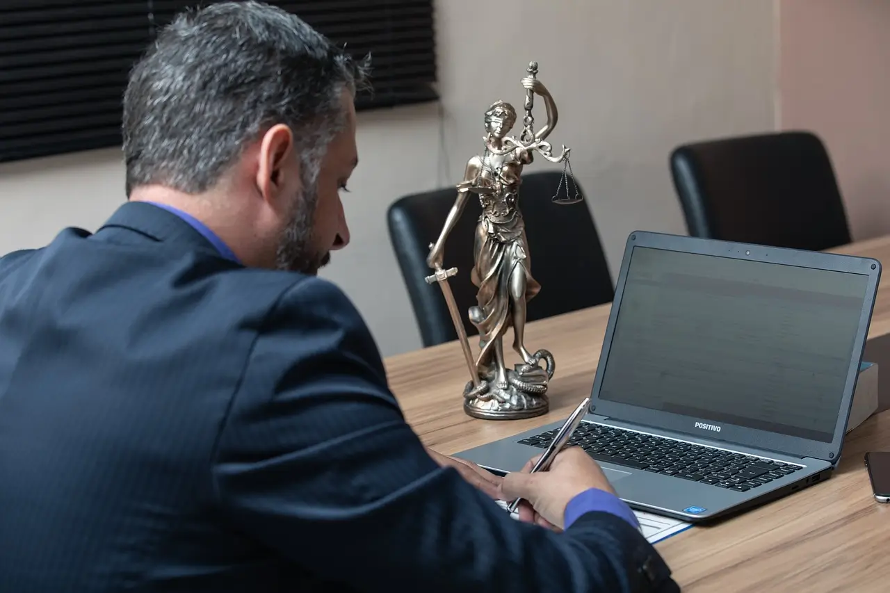 The Ultimate Guide to Entertainment Lawyers: Protecting Creativity in the Legal Arena