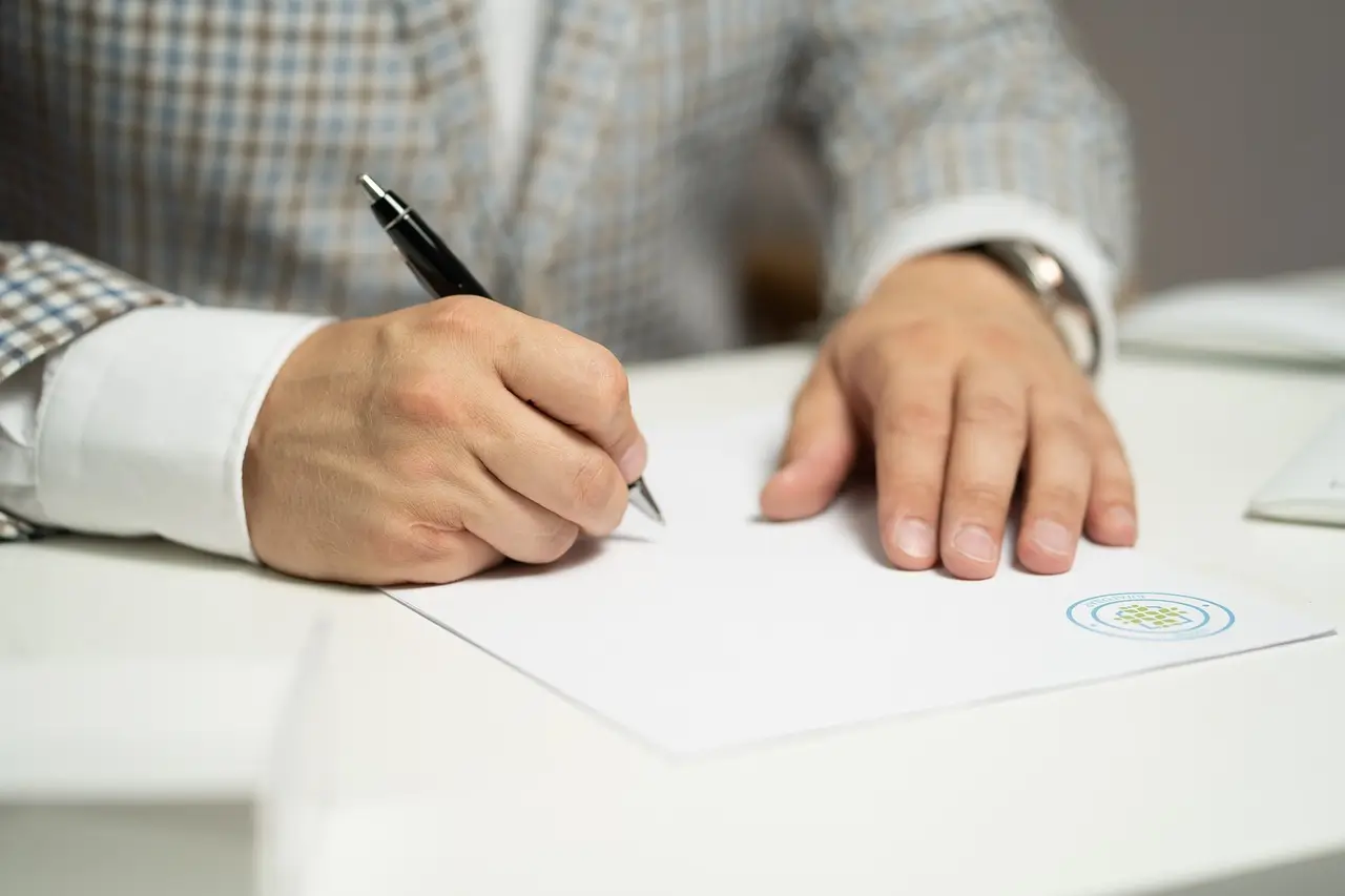 Artist Contract Lawyer: The Complete Guide to Negotiating Entertainment Agreements